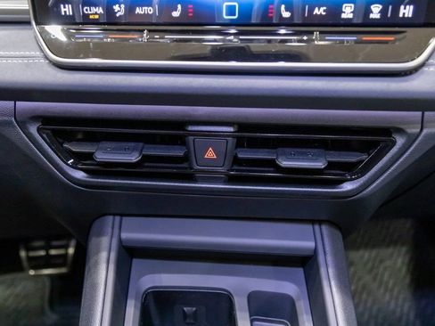 New 2026 Volkswagen Tiguan SE R-Line image 20