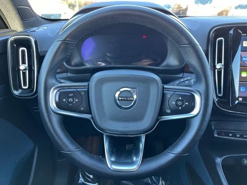 Used 2023 Volvo XC40 Recharge Ultimate image 20