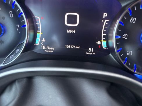 Used 2022 Chrysler Pacifica Touring-L image 18