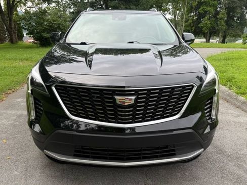 Used 2019 Cadillac XT4 Premium Luxury w/ Cold Weather Package FWD image 2