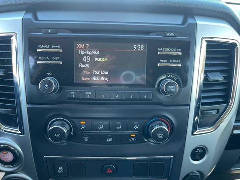 Used 2017 Nissan Titan SV AWD/4WD image 22