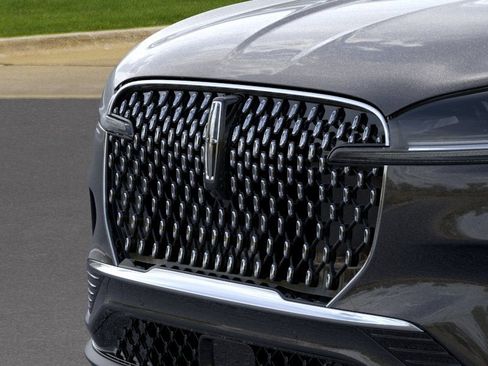 New 2026 Lincoln Aviator AWD image 17