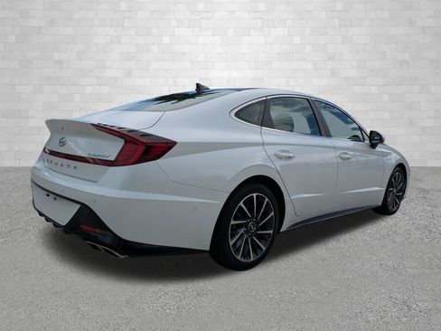 Used 2020 Hyundai Sonata Limited FWD image 2
