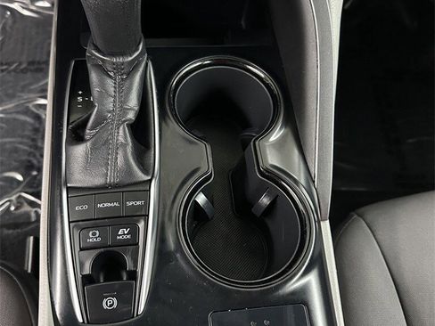 Used 2018 Toyota Camry LE image 17