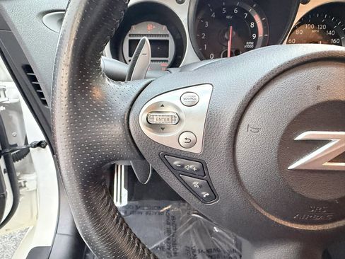 Used 2015 Nissan 370Z Touring RWD image 16