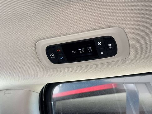 Used 2024 Chrysler Voyager LX FWD image 14