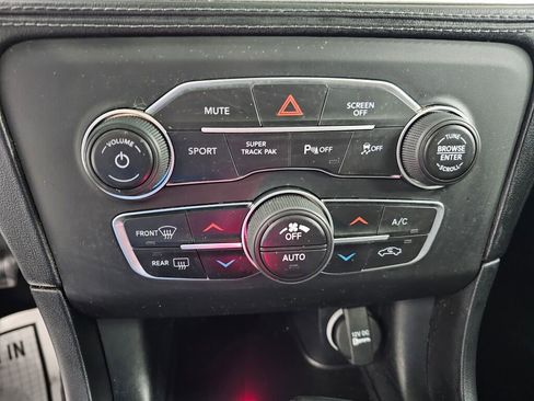 Used 2020 Dodge Charger SXT w/ Plus Group image 22