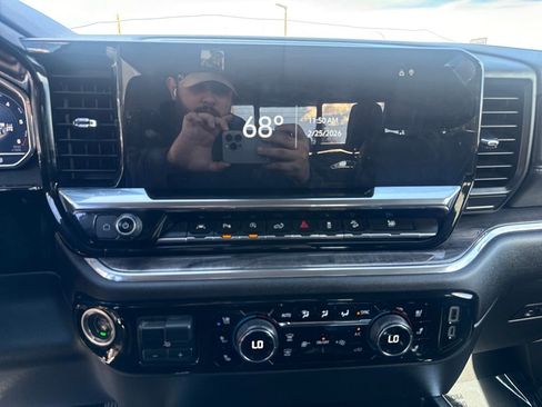 Used 2024 Chevrolet Silverado 1500 LTZ w/ LTZ Premium Package image 18