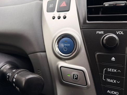 Used 2012 Toyota Prius V Three image 38