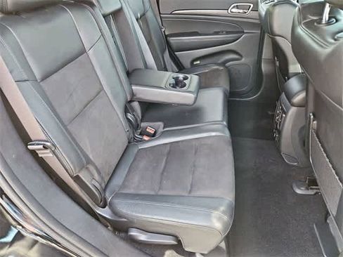 Used 2020 Jeep Grand Cherokee Altitude image 21