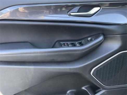 Used 2022 Jeep Grand Cherokee L Laredo w/ Luxury Tech Group I image 27