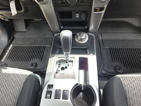 Used 2019 Toyota 4Runner SR5 AWD/4WD image 28