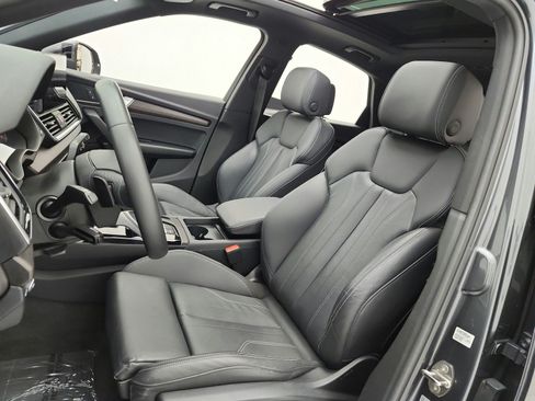 Used 2023 Audi Q5 2.0T Premium w/ Convenience Package AWD/4WD image 10