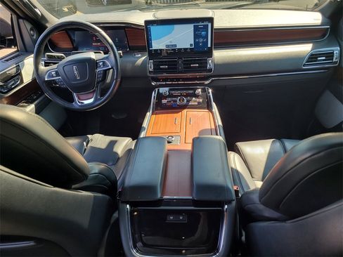 Certified 2023 Lincoln Navigator Reserve image 14