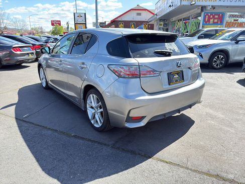 Used 2017 Lexus CT 200h w/ Accessory Package 2 FWD image 5