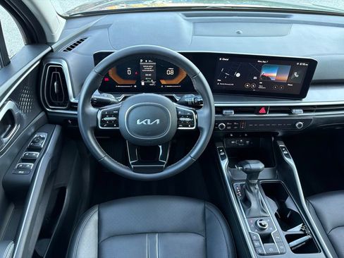 Certified 2025 Kia Sorento S AWD/4WD image 25