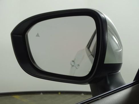Used 2023 Nissan Rogue SV AWD/4WD image 37