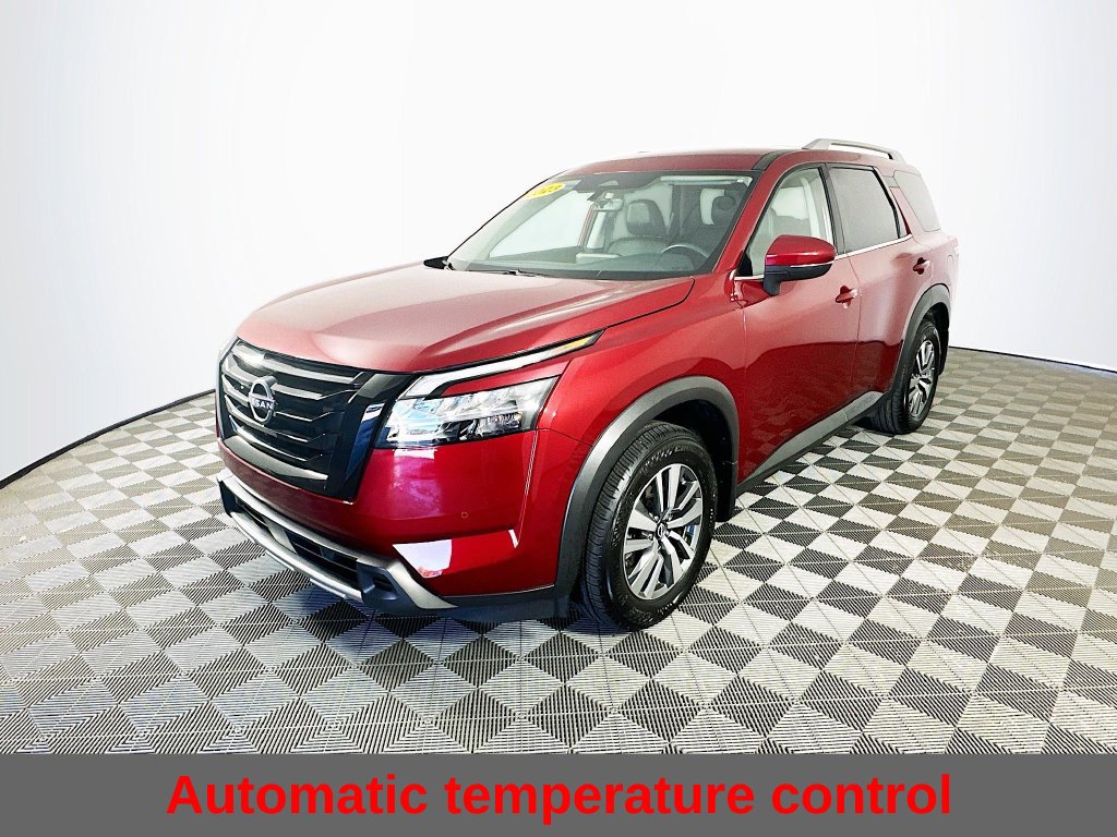 Certified 2023 Nissan Pathfinder SL w/ Black Appearance Package AWD/4WD image 7