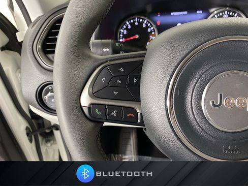 Used 2022 Jeep Renegade Latitude AWD/4WD image 22