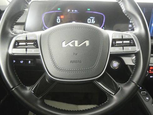 Used 2023 Kia Telluride EX w/ EX Captain's Chair Package image 21