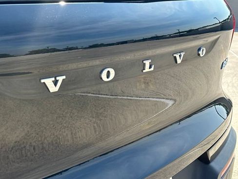 Certified 2024 Volvo XC40 B5 Plus w/ Protection Package Premier AWD/4WD image 36