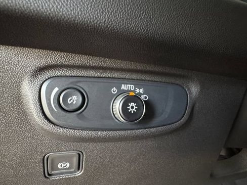 Used 2024 GMC Terrain SLE FWD image 6