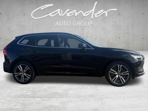 Used 2019 Volvo XC60 T6 Momentum w/ Premium Package AWD/4WD image 17