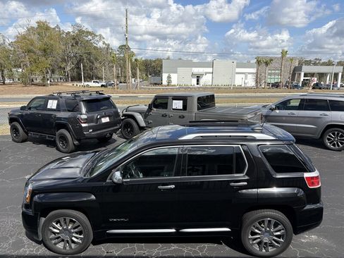 Used 2017 GMC Terrain Denali image 19