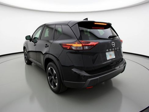 Used 2025 Nissan Rogue SV FWD image 6