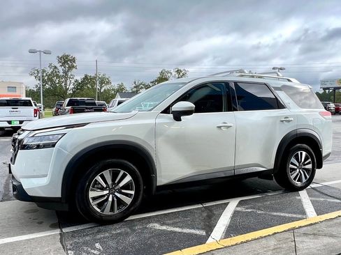 Used 2022 Nissan Pathfinder SL image 10