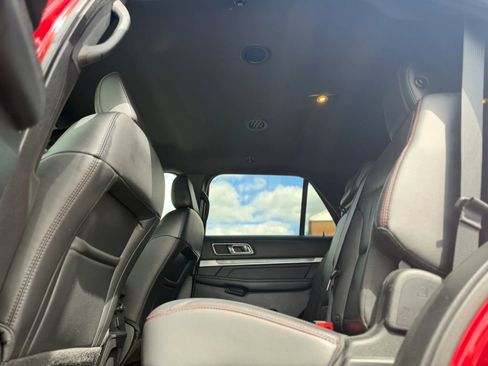 Used 2018 Ford Explorer Sport AWD/4WD image 31