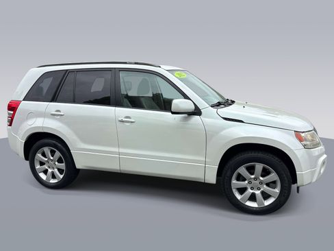 Used 2012 Suzuki Grand Vitara Limited AWD/4WD image 2