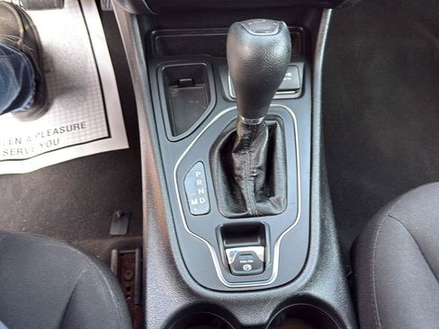 Used 2019 Jeep Cherokee Latitude w/ Popular Appearance Group FWD image 20