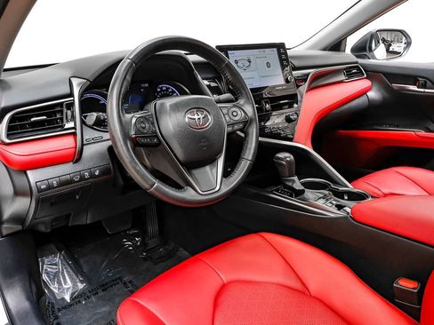 Used 2022 Toyota Camry XSE image 3