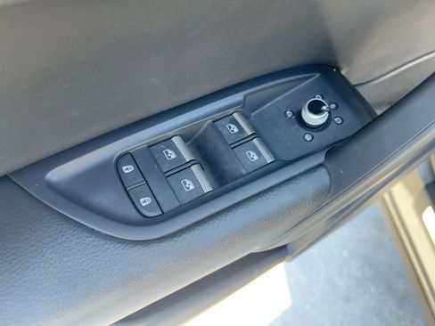 Used 2023 Audi Q5 2.0T Premium image 12