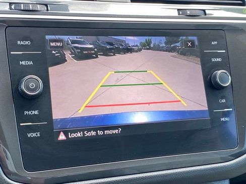 Used 2020 Volkswagen Tiguan SE w/ 3rd Row Seat Package AWD/4WD image 22