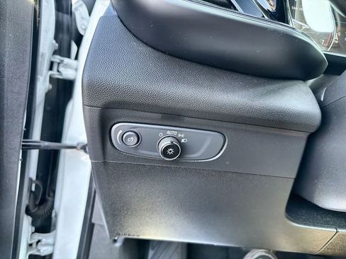 Used 2021 Buick Envision Essence w/ Sport Touring Package image 17