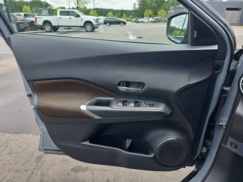 Used 2022 Nissan Kicks SR w/ Interior Electronics Package FWD image 31