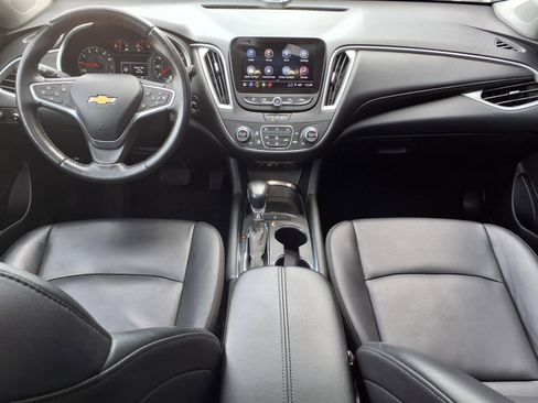 Used 2022 Chevrolet Malibu LT w/ Leather Package image 10