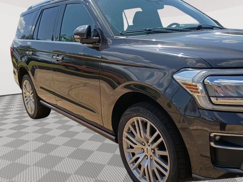 Used 2024 Ford Expedition Limited AWD/4WD image 2