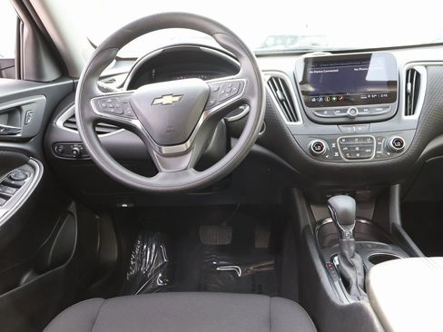 Used 2025 Chevrolet Malibu LT image 18