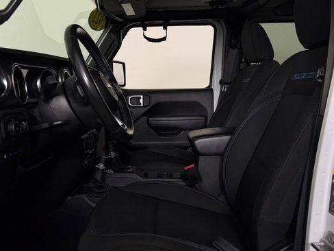 Used 2022 Jeep Wrangler Unlimited Rubicon 4xe AWD/4WD image 14
