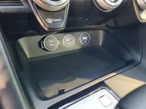 Used 2023 Genesis G70 2.0T image 31