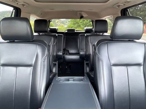 Used 2024 Ford Expedition XLT RWD image 40