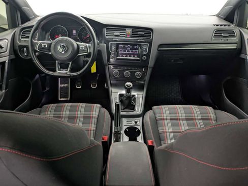 Used 2015 Volkswagen Golf image 15