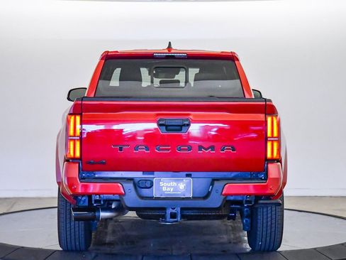 Used 2024 Toyota Tacoma TRD Sport w/ TRD Sport Upgrade Package image 3