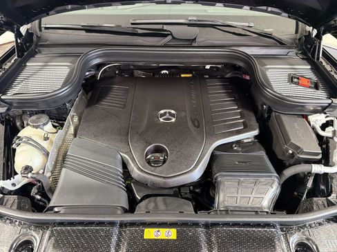 Used 2025 Mercedes-Benz GLS 450 4MATIC image 29