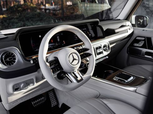 Used 2025 Mercedes-Benz G 63 AMG 4MATIC image 14
