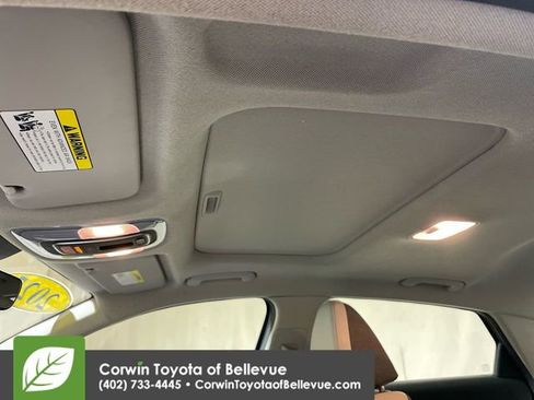 Used 2025 Hyundai Elantra Limited image 24