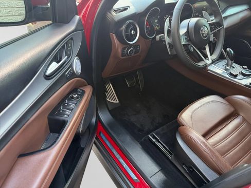 Used 2018 Alfa Romeo Stelvio Ti Sport AWD/4WD image 11